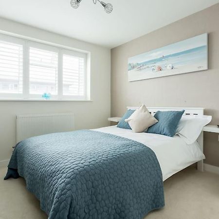 Stunning 2 Bed Apartment, Fabulous Sea View & 2 Minutes To Beach With Parking Bournemouth Eksteriør bilde